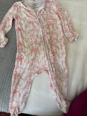 Caden Lane Pink Floral Bow Ruffle Zip Pajamas
